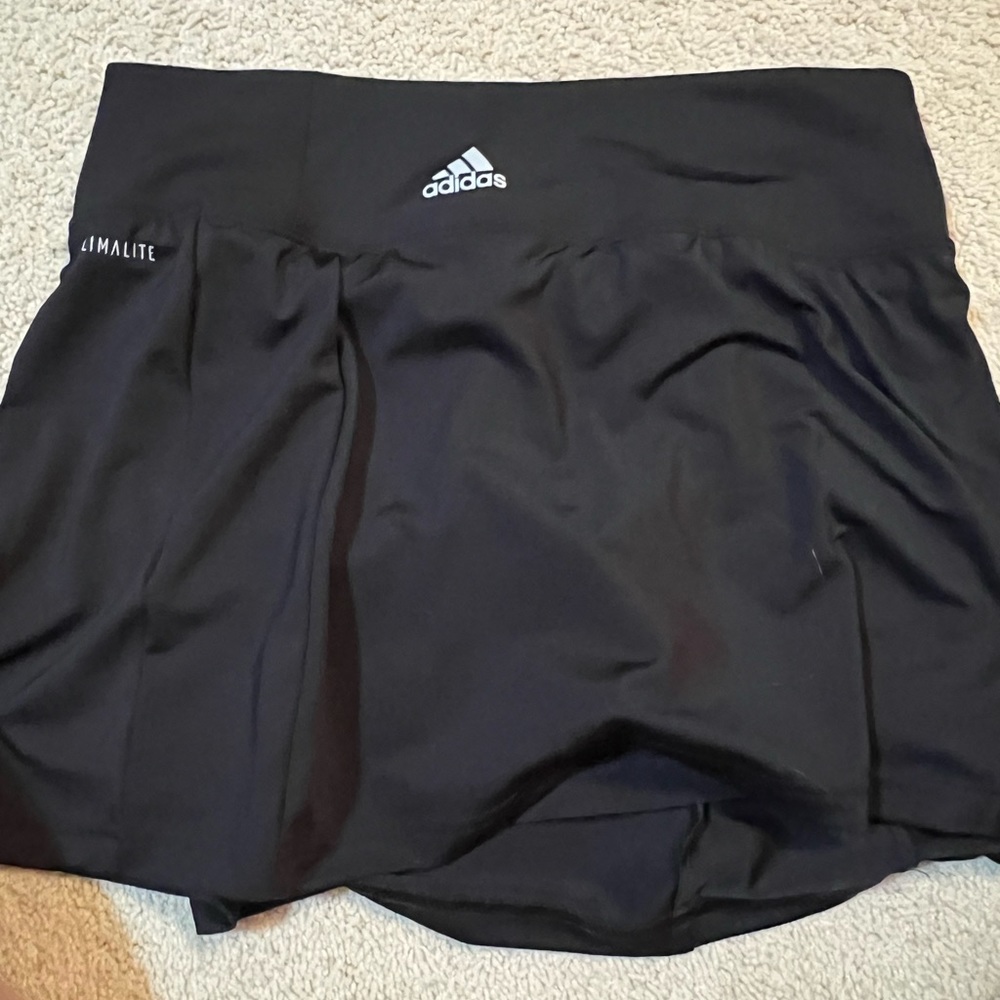 Black adidas’s tennis skirt